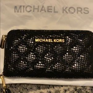 Micheal Kors wristlet